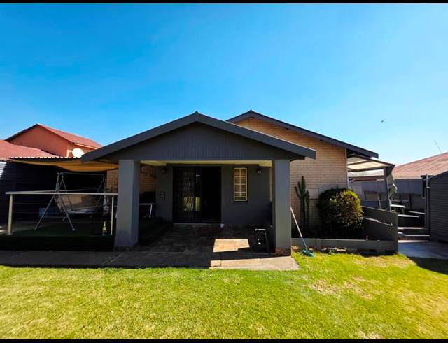 3 BEDROOM HOUSE FOR SALE IN KLOPPERPARK